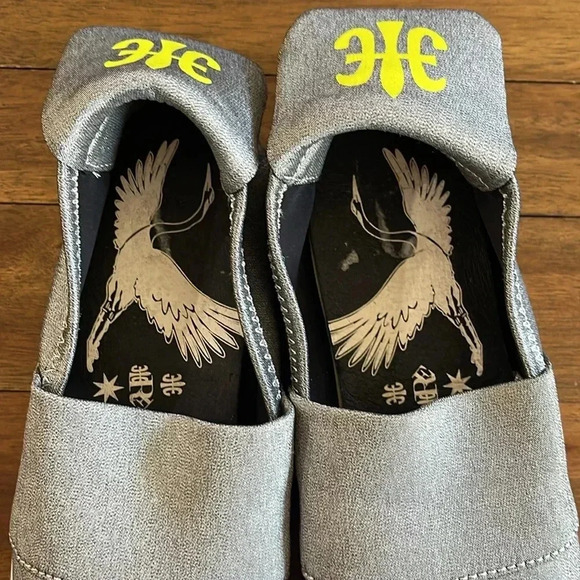 Royal Elastics silver slip on shoes - Picture 6 of 7